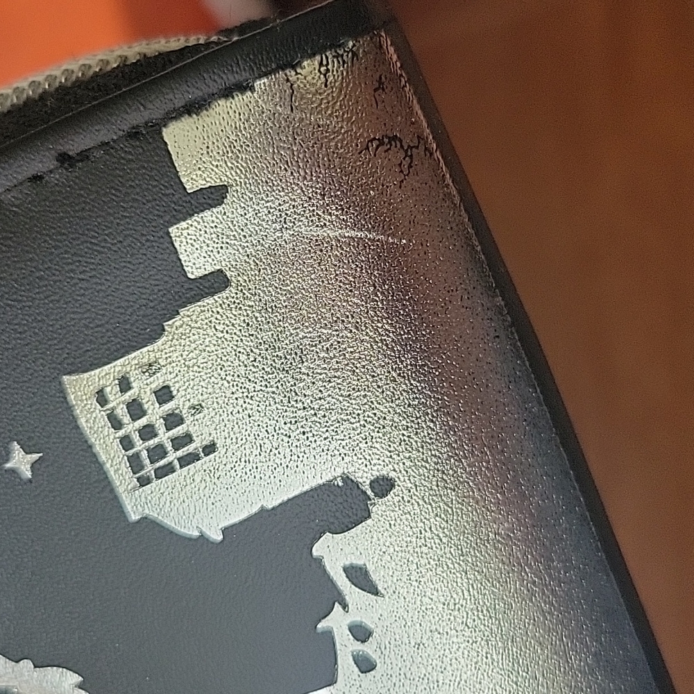 Disney Peter Pan Wallet - Picture 3 of 7